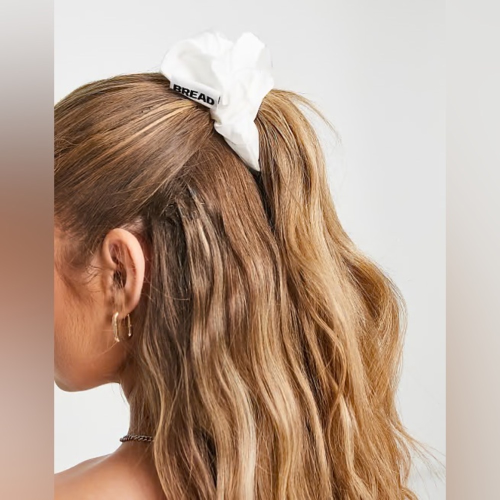 Bread Puff Scrunchie - Picture 6 of 7